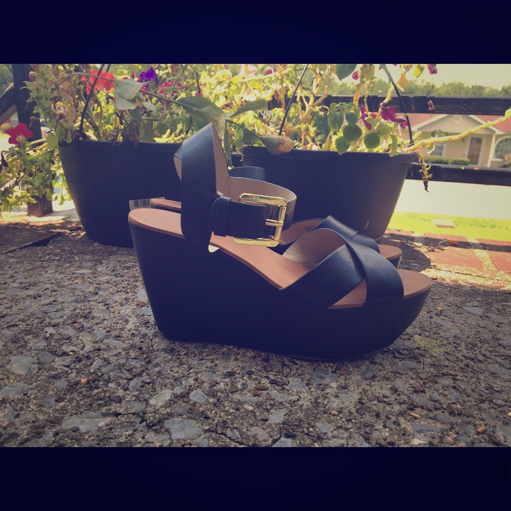 Michael Kors Wedges! Size 9M Pre-owned!